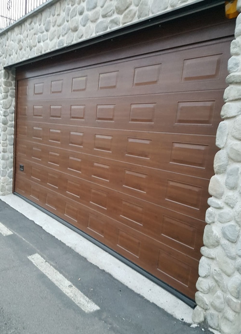 Porta garage Serramenti Valceresio